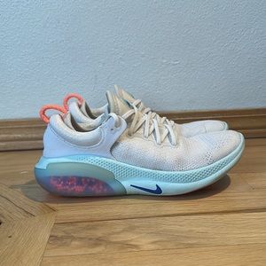 Nike Joyride Run Flyknit